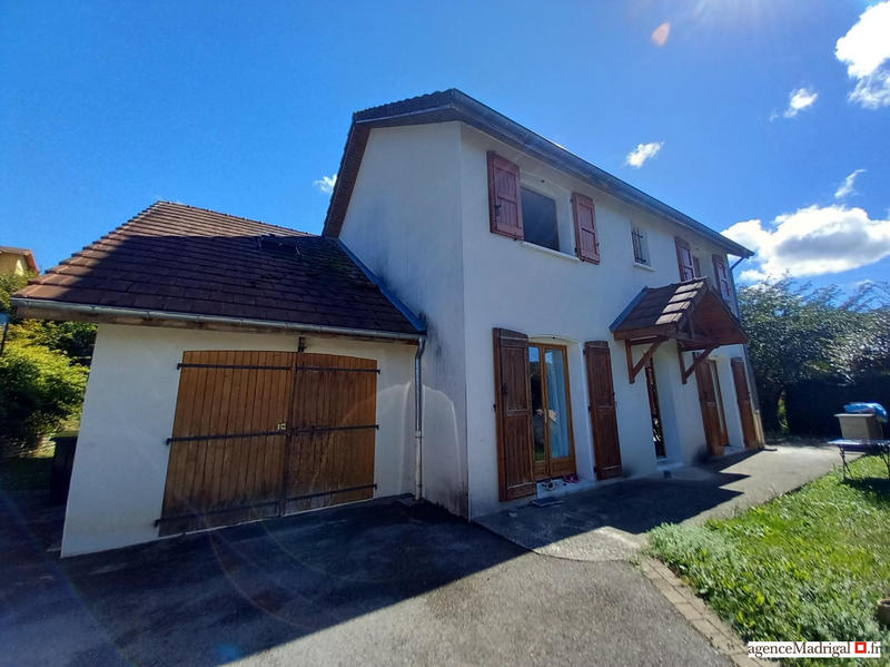 Maison traditionnelle - 135 m² - 5 pièces