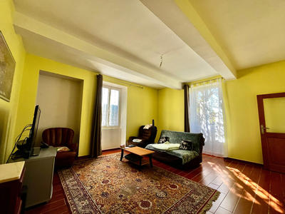 Maison - 217 m² - 9 pièces