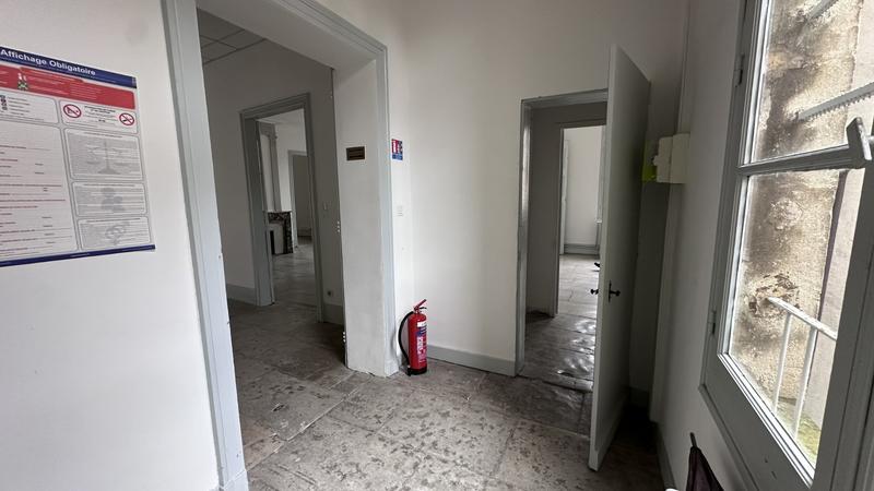 Bureau - 207 m² - 7 pièces