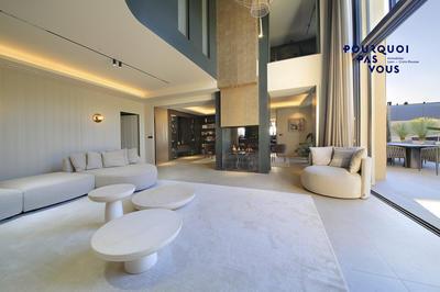 Maison - 360 m² - 6 pièces