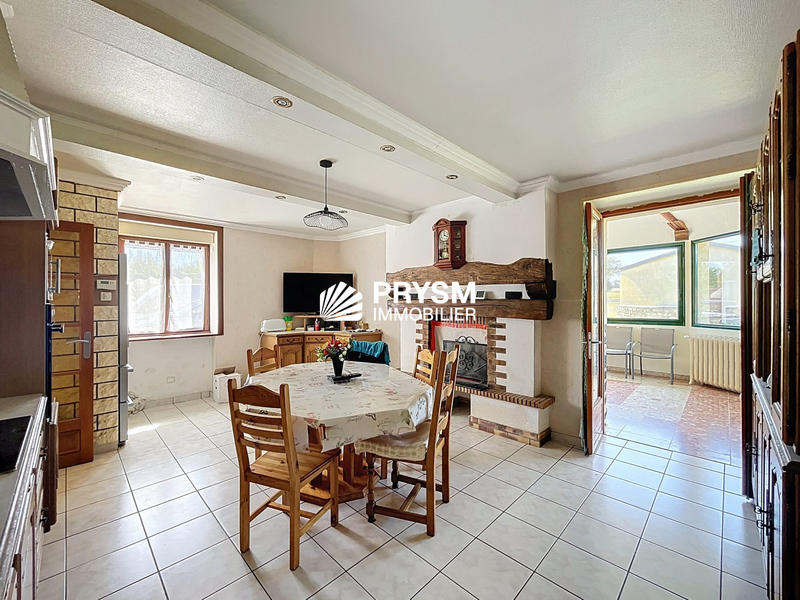 Maison - 200 m² - 6 pièces