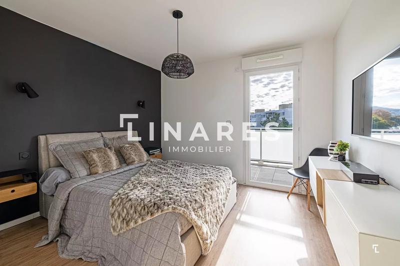 Appartement - 80 m² - 4 pièces