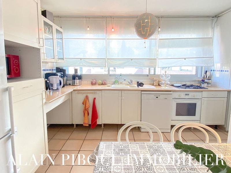 Appartement - 98 m² - 5 pièces