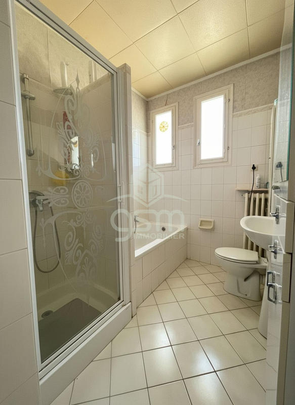 Maison traditionnelle - 91 m² - 5 pièces