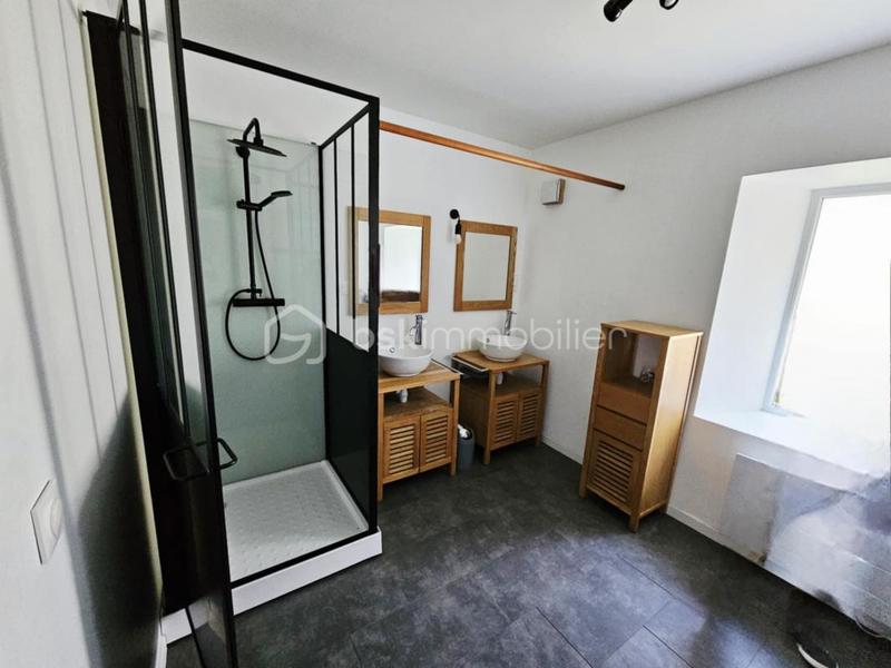 Propriété - 210 m² - 5 pièces