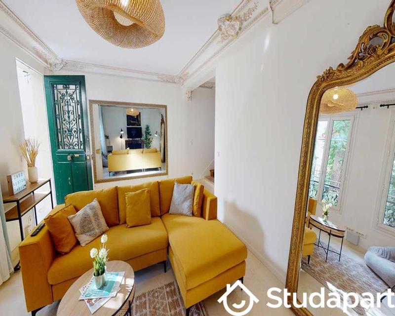 Chambre - 250 m² - 1 pièce