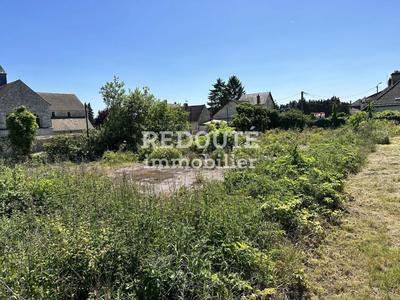 Terrain constructible - 1 081 m²