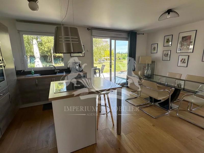 Maison - 112 m² - 8 pièces