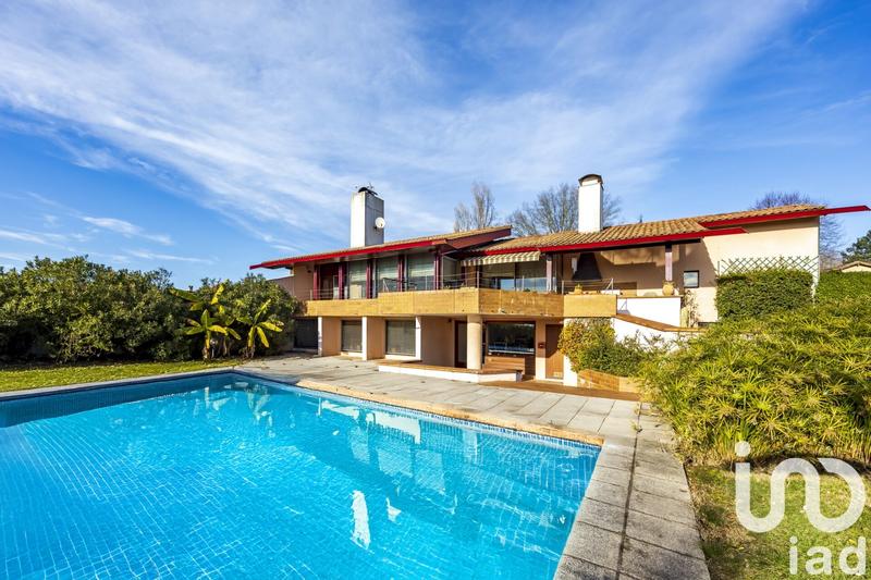 Maison - 300 m² - 6 pièces