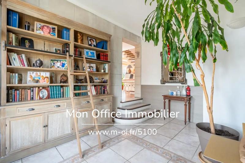 Demeure - 205 m² - 5 pièces