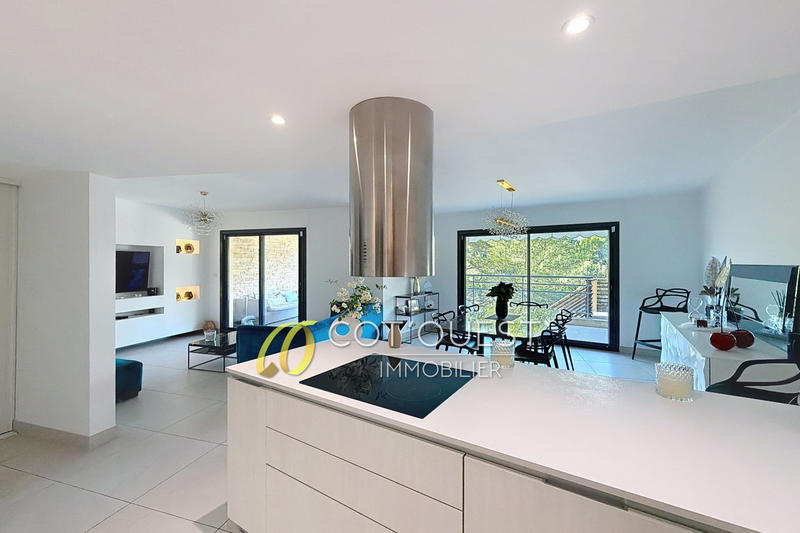 Appartement - 90 m² - 3 pièces