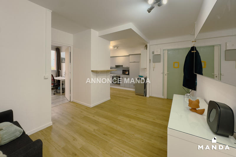 Chambre - 10 m² - 6 pièces