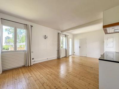 Maison - 180 m² - 8 pièces