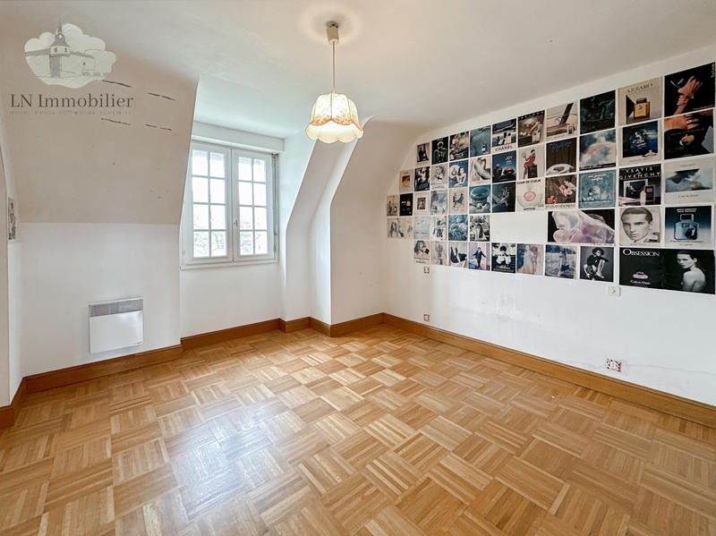 Maison - 172 m² - 9 pièces