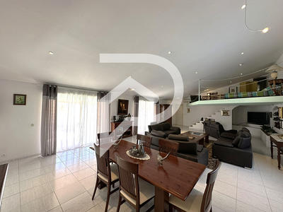 Maison - 170 m² - 6 pièces