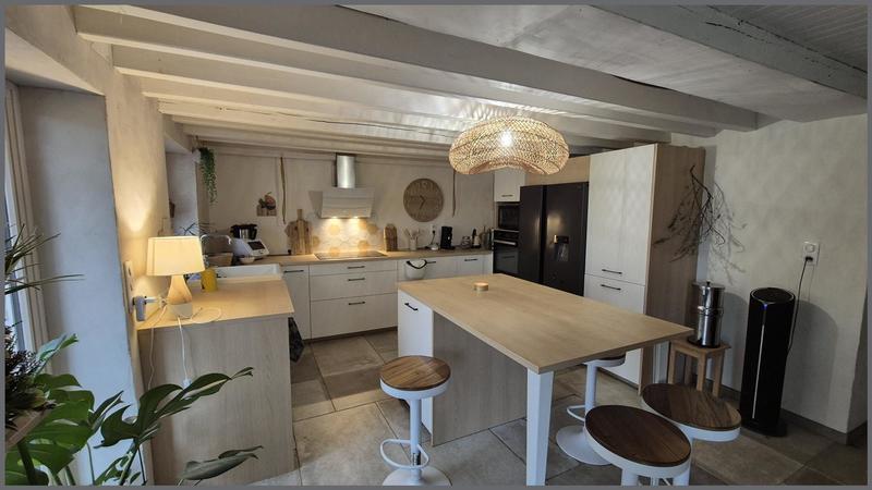 Maison - 185 m² - 7 pièces