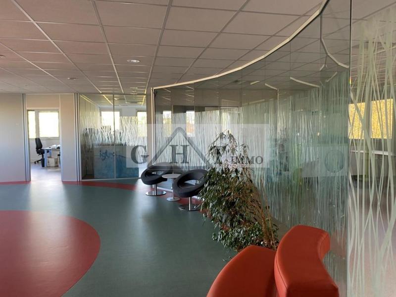 Entrepôt - 1 500 m²