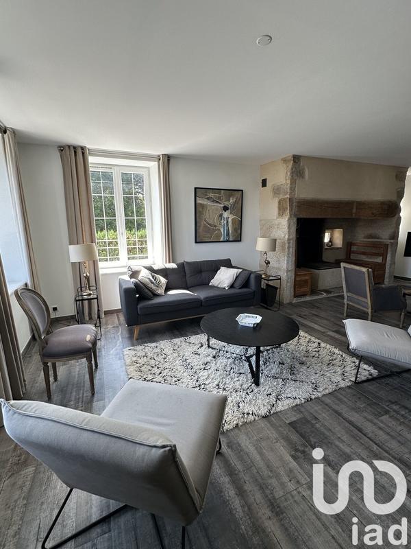 Maison - 227 m² - 9 pièces