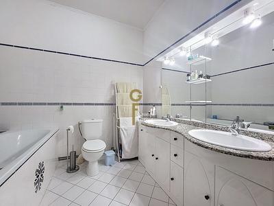 Maison - 137 m² - 5 pièces