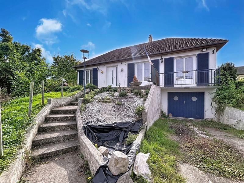 Maison - 94 m² - 5 pièces