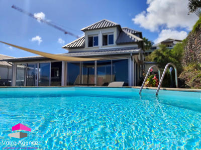 Villa - 220 m² - 8 pièces