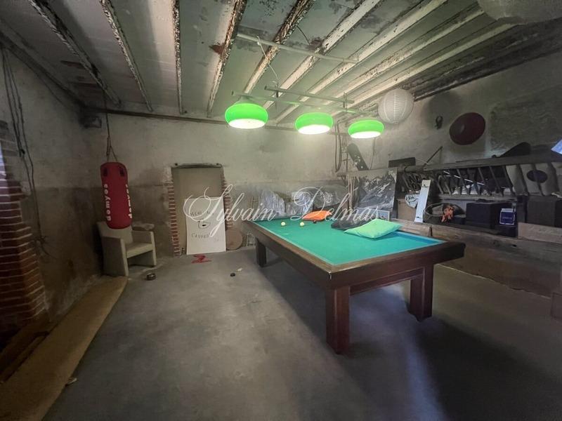 Maison - 600 m² - 5 pièces