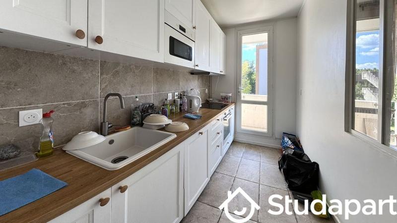 Chambre - 101 m² - 1 pièce