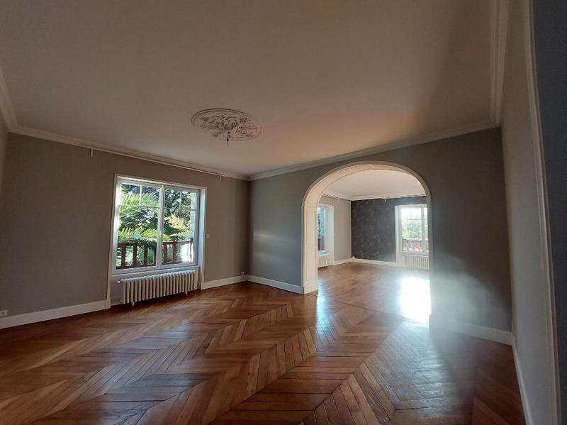 Maison - 217 m² - 10 pièces