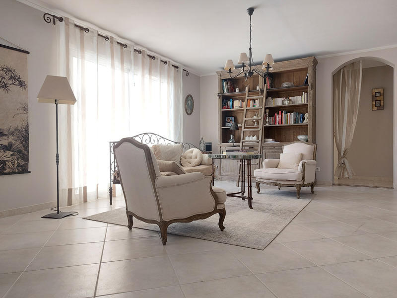 Villa - 219 m² - 6 pièces