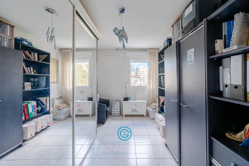 Appartement - 100 m² - 5 pièces