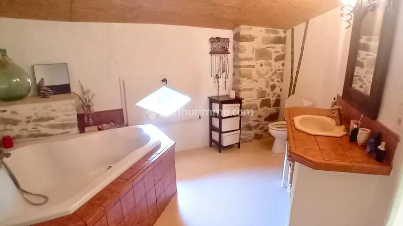 Maison - 262 m² - 7 pièces