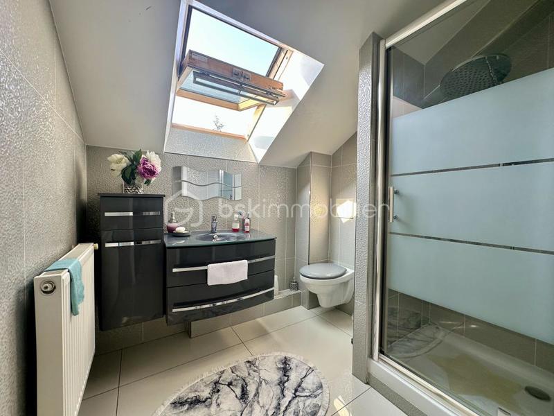 Maison - 216 m² - 14 pièces