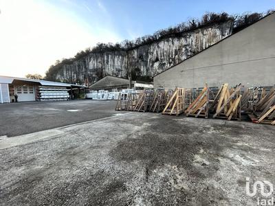 Local commercial - 2 500 m²