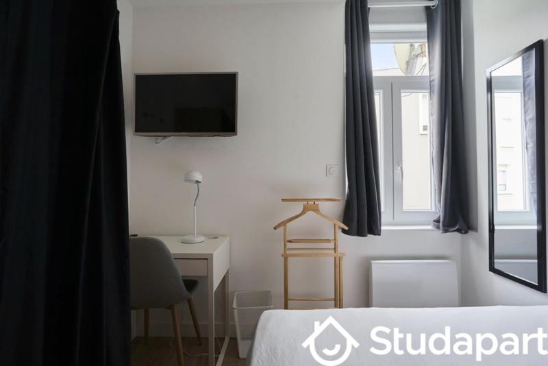 Chambre - 11 m² - 1 pièce