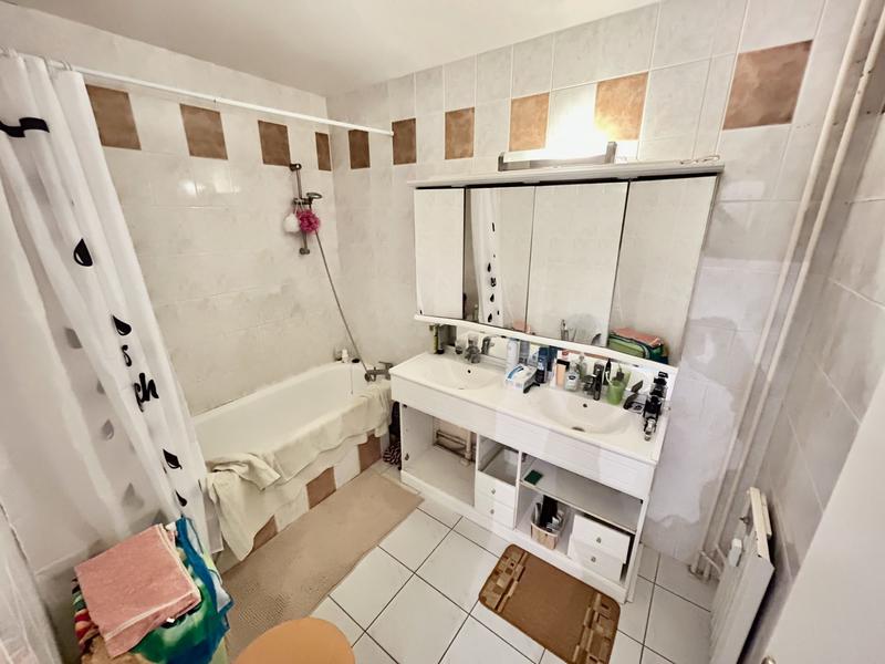 Appartement - 70 m² - 4 pièces