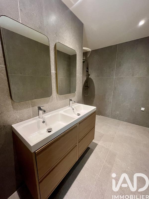 Maison - 220 m² - 8 pièces