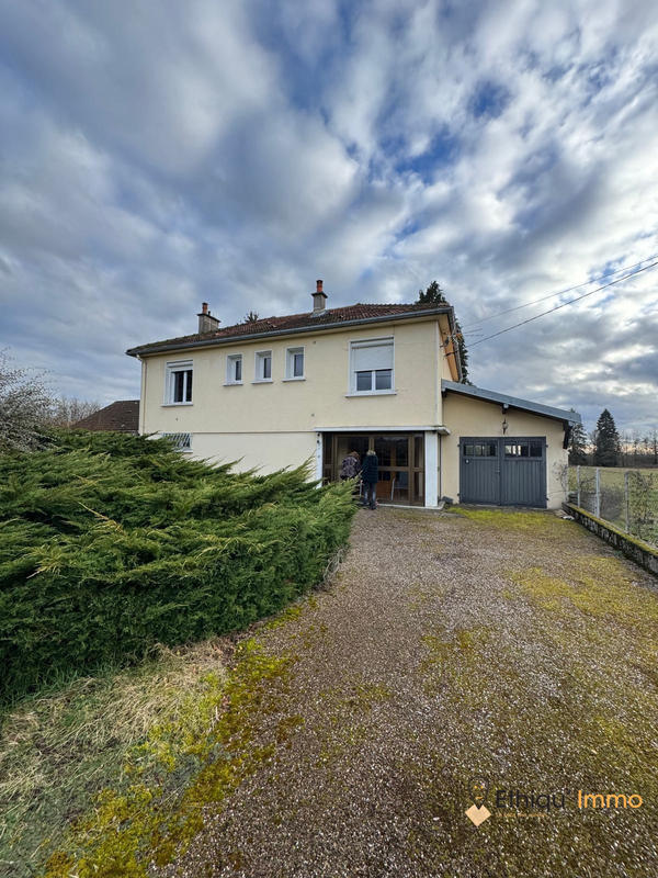 Maison - 136 m² - 5 pièces