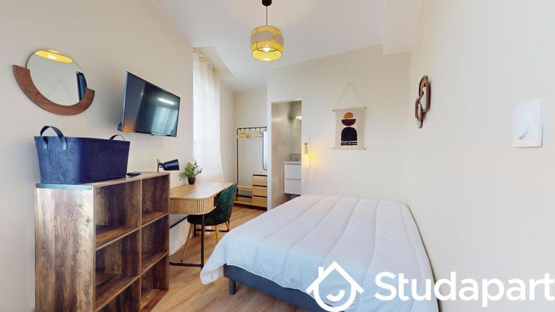 Chambre - 11 m² - 1 pièce