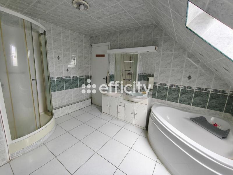 Maison - 156 m² - 7 pièces