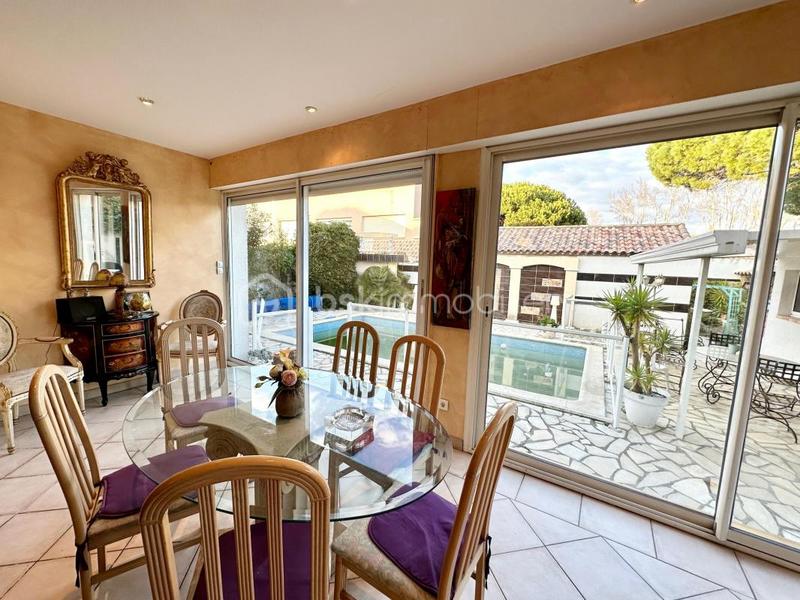 Villa - 220 m² - 11 pièces