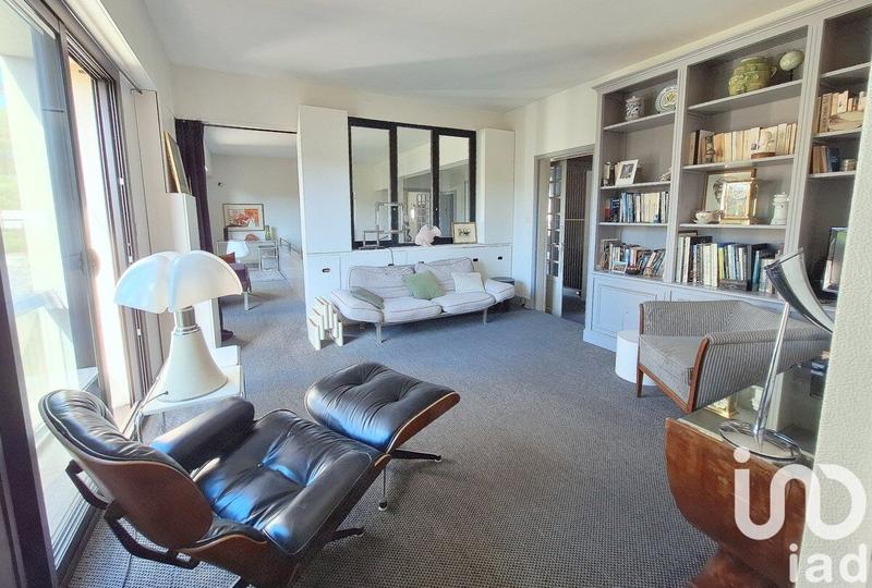 Maison - 368 m² - 10 pièces