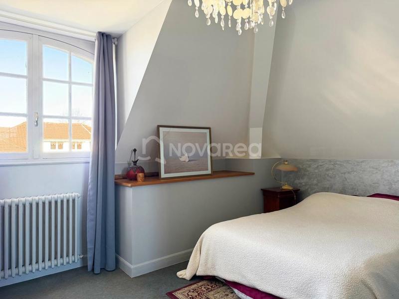 Maison - 175 m² - 8 pièces