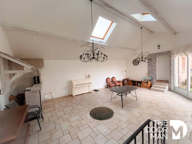 Maison bourgeoise - 245 m² - 9 pièces