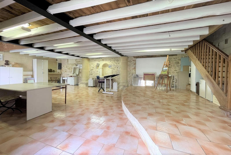 Maison - 326 m² - 13 pièces