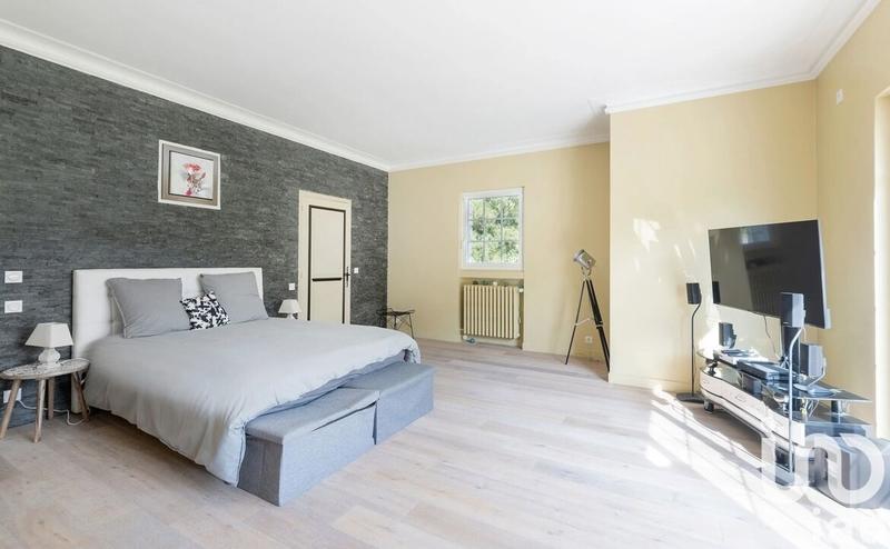 Maison - 800 m² - 18 pièces