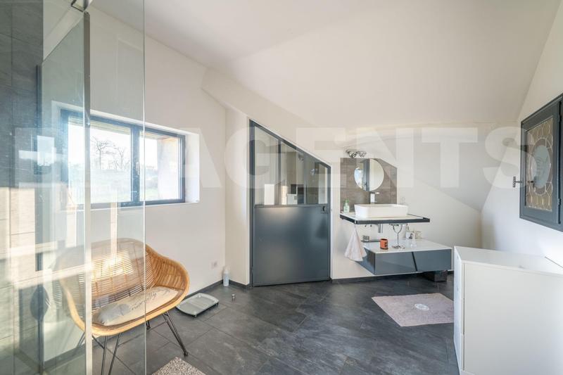 Corps de ferme - 270 m² - 9 pièces