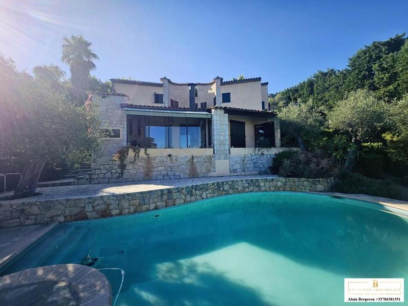 Villa - 197 m² - 8 pièces
