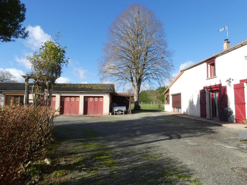 Maison - 324 m² - 9 pièces