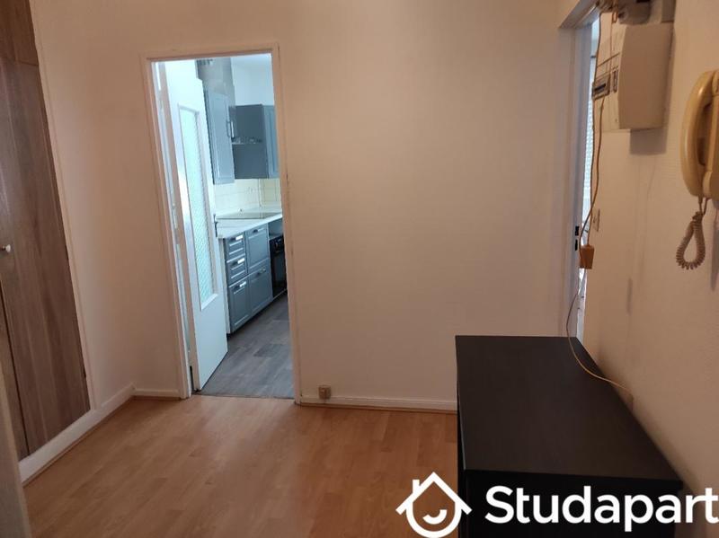 Chambre - 12 m² - 1 pièce