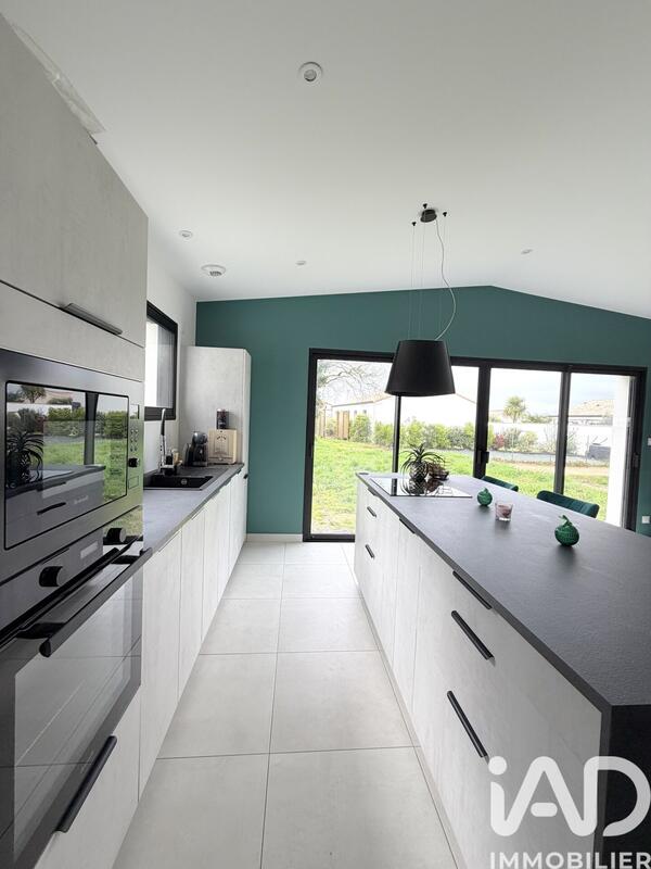 Maison - 110 m² - 4 pièces